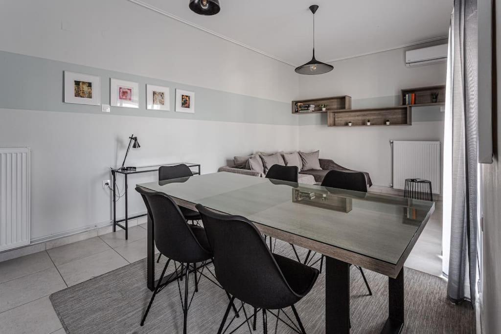 Minimal By The Sea * Volos