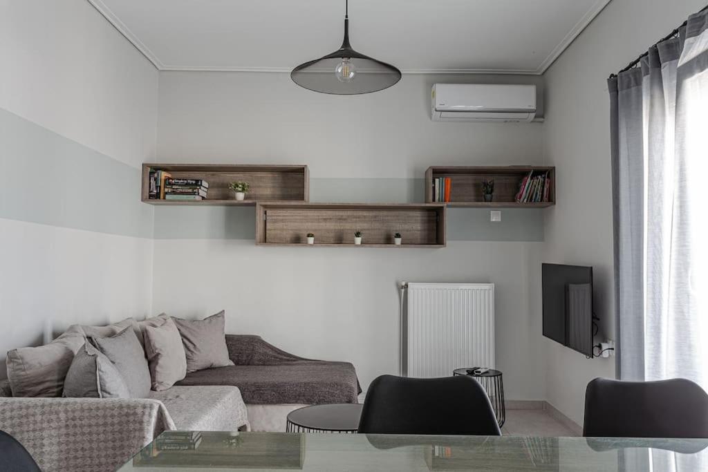 Minimal By The Sea Apartment