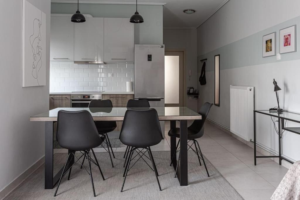 Apartment Minimal By The Sea